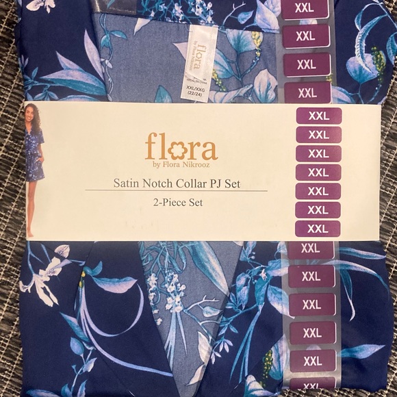 Flora satin notch collar pajama set - Picture 3 of 5